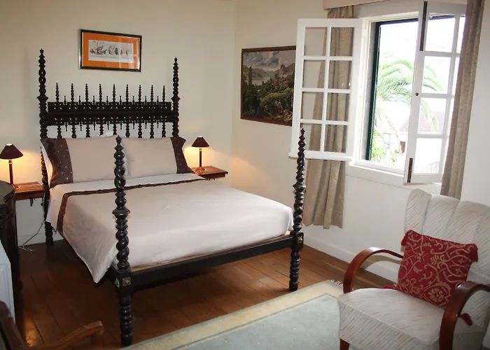 Casa Das Videiras Bed & Breakfast 4*