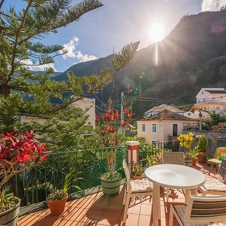 Casa Das Videiras Bed & Breakfast
