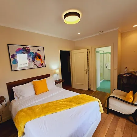 Casa Das Videiras Bed & Breakfast