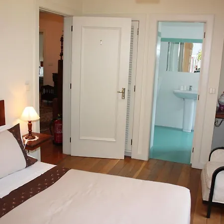 Casa Das Videiras Bed & Breakfast