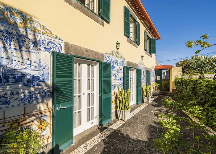 Casa Videiras Bed & Breakfast 4*