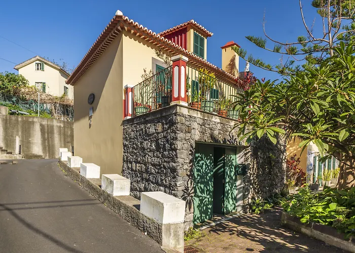 Casa Das Videiras Bed & Breakfast